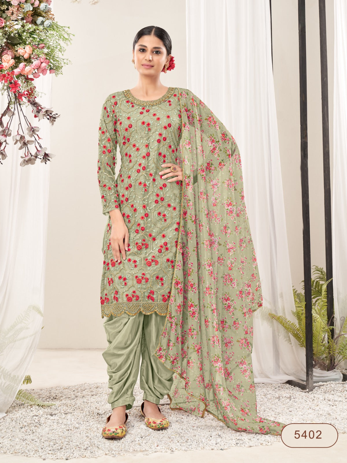 AANAYA   PATIALA SUIT image 3