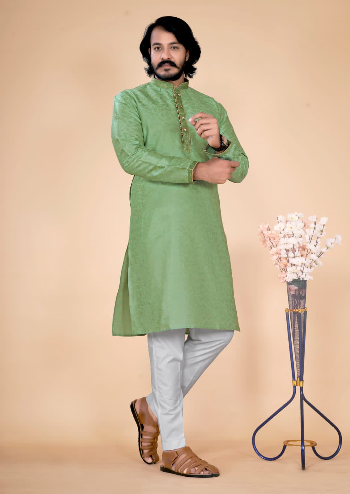 MEN’S KURTA SET BY Venmer image 2